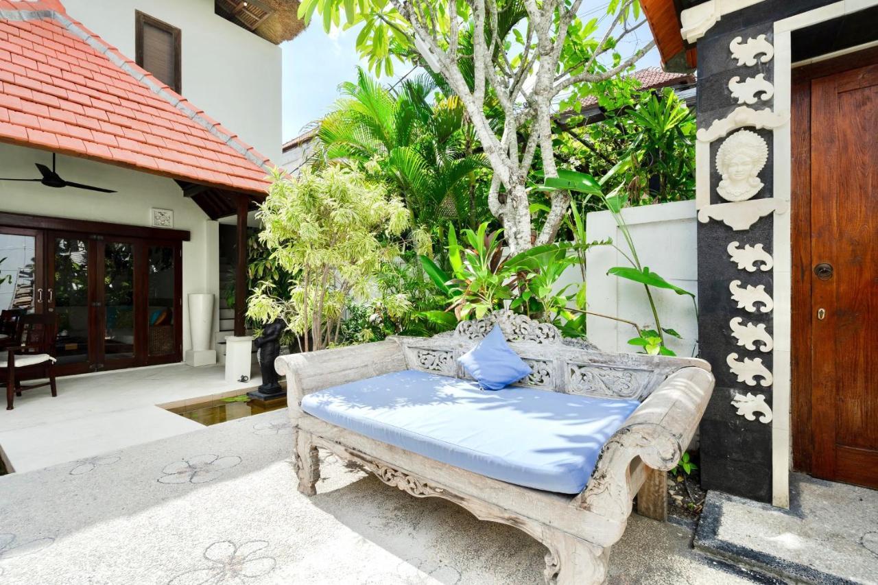 Villa Carissa Seminyak Centre, Bali By Le Ciel Hospitality Екстериор снимка